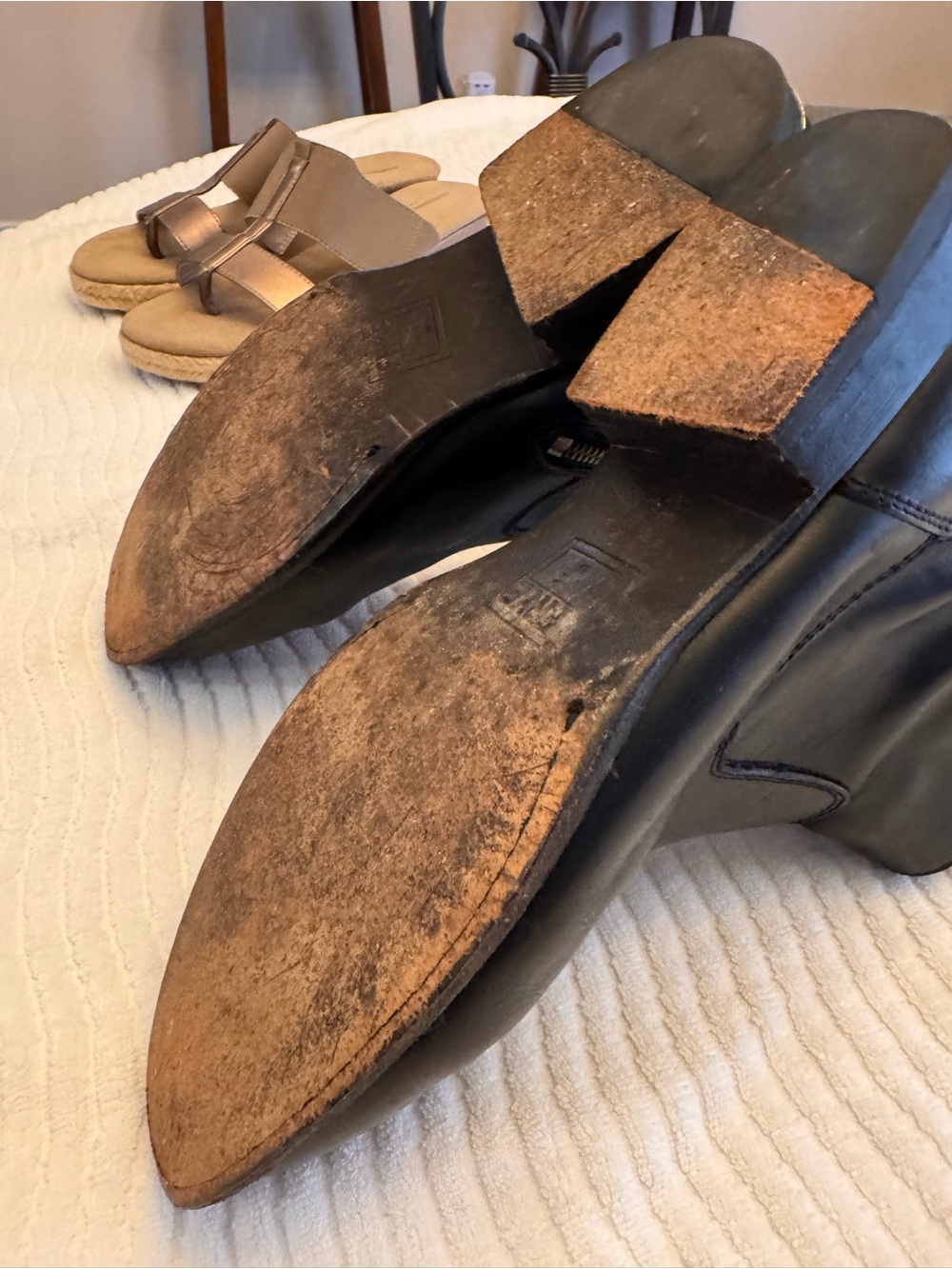 The Frye Company black leather ankle boots - Picture 5 of 7